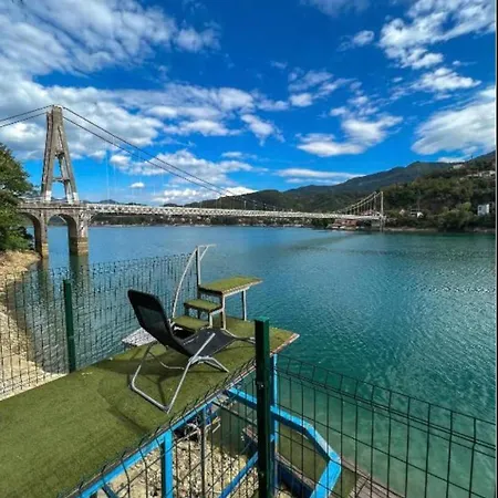 Edison Villa *
